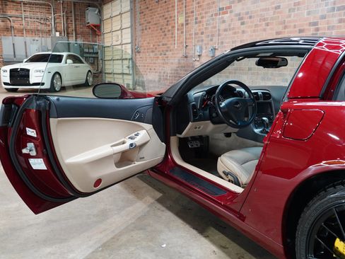 Used 2006 Chevrolet Corvette Coupe w/ Preferred Equipment Group image 28