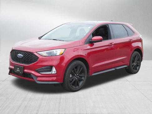 Used 2024 Ford Edge ST-Line w/ Class II Trailer Tow Package AWD/4WD image 3