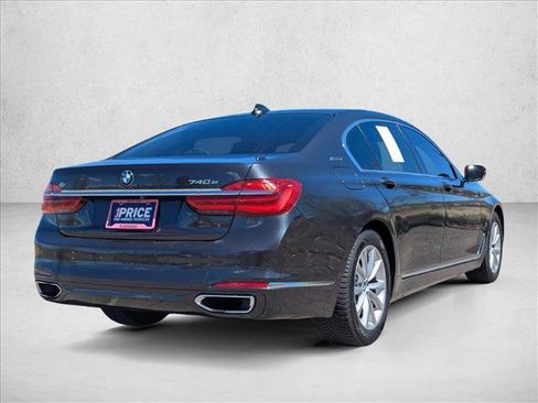 Used 2018 BMW 740e xDrive AWD/4WD image 5