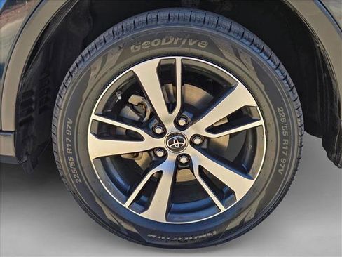 Certified 2018 Toyota RAV4 XLE image 21