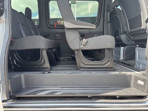 Used 2025 Mercedes-Benz Sprinter 2500 image 20