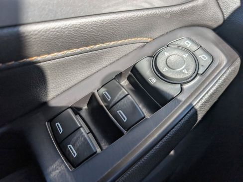 Used 2020 Chevrolet Traverse LS FWD image 12