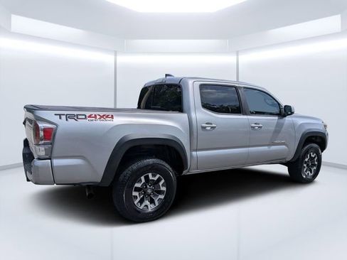 Used 2020 Toyota Tacoma TRD Off-Road w/ Technology Package AWD/4WD image 3