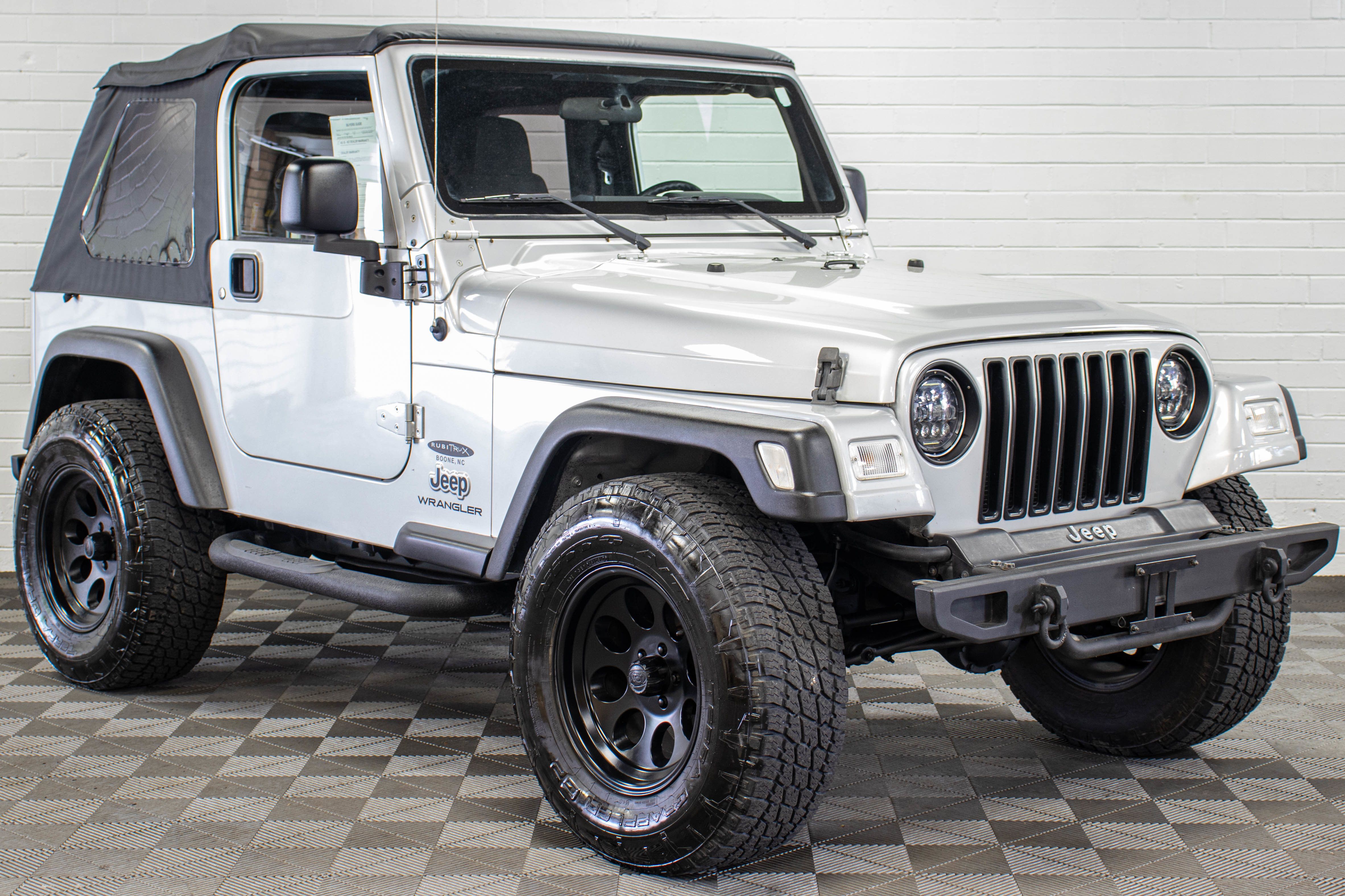 Used 2005 Jeep Wrangler X w/ Tire & Wheel Group (Ecco) AWD/4WD image 1