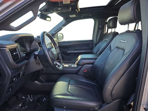 Used 2024 Ford Expedition Max Platinum image 11