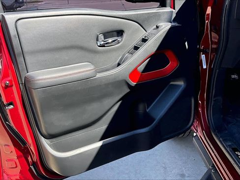 Used 2022 Nissan Frontier Pro-X image 22