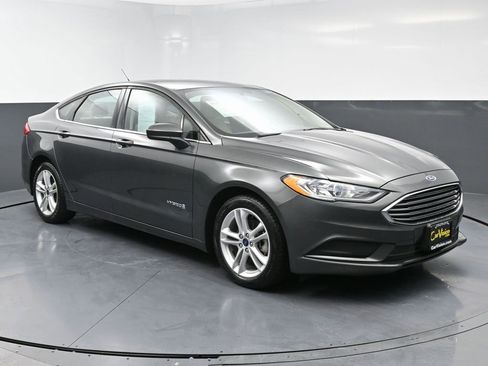 Used 2018 Ford Fusion S image 3