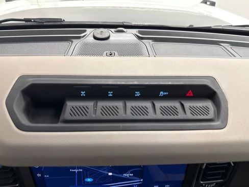 Used 2023 Ford Bronco Wildtrak AWD/4WD image 32