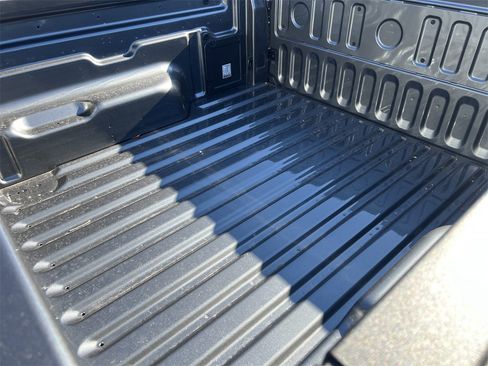 New 2025 Ford Maverick XL image 18