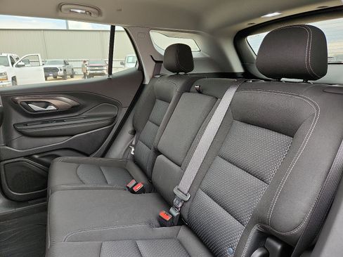 Used 2024 GMC Terrain SLE w/ Driver Convenience Package FWD image 10