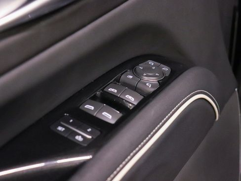 Used 2022 Cadillac Escalade ESV Premium Luxury image 12