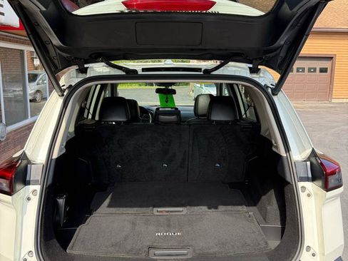 Used 2021 Nissan Rogue SL w/ Premium Package AWD/4WD image 6