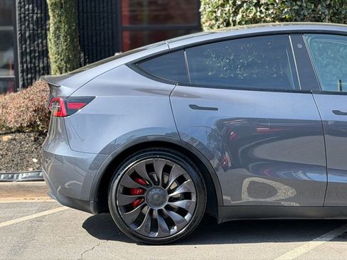 Used 2022 Tesla Model Y Performance image 22