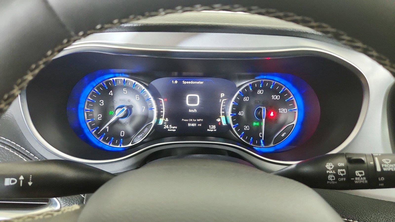 Used 2025 Chrysler Pacifica Limited FWD image 35