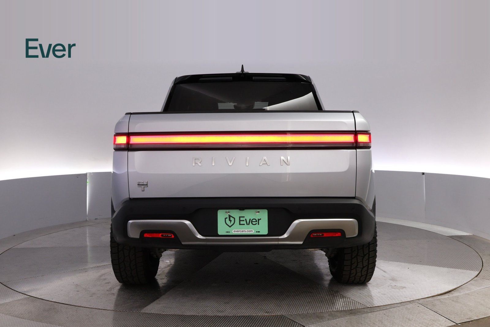 Used 2024 Rivian R1T Adventure Dual AWD/4WD image 15