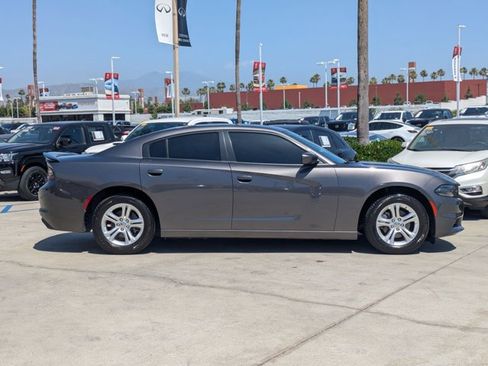 Used 2022 Dodge Charger SXT RWD image 4