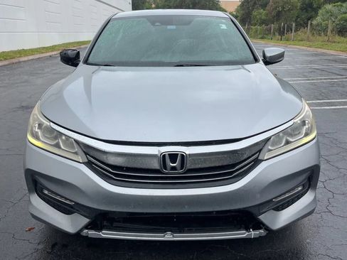 Used 2017 Honda Accord Sport image 14