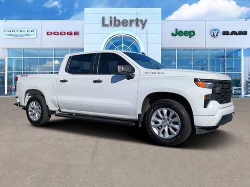 Used 2022 Chevrolet Silverado 1500 Custom AWD/4WD image 1