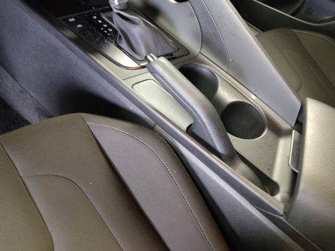 Used 2025 Hyundai Elantra Sport FWD image 26