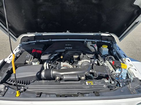 Used 2020 Jeep Gladiator Overland AWD/4WD image 21
