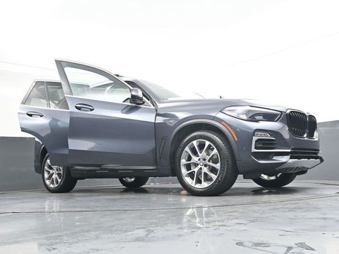 Used 2019 BMW X5 xDrive40i w/ Convenience Package AWD/4WD image 39