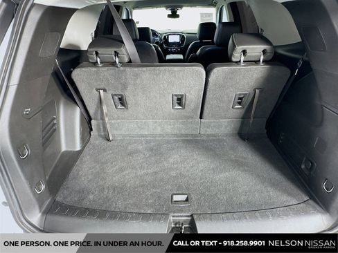 Used 2020 Chevrolet Traverse RS w/ LPO, Floor Liner Package FWD image 27