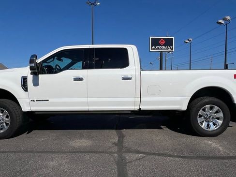 Used 2022 Ford F250 Platinum w/ FX4 Off-Road Package image 3