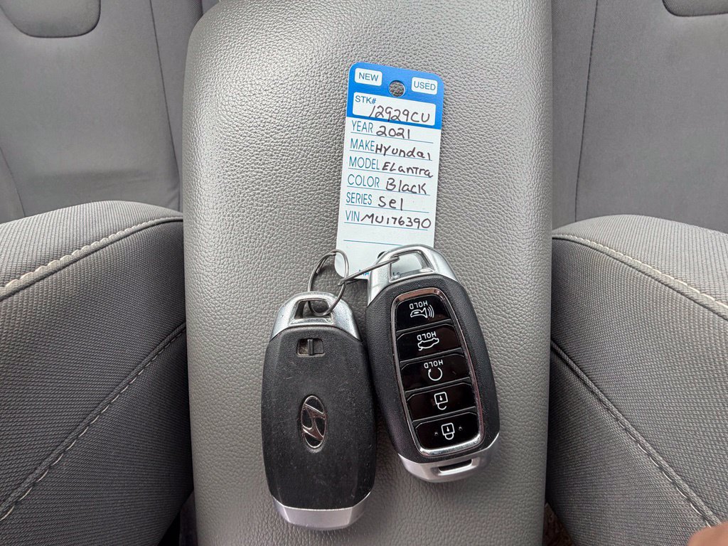 Used 2021 Hyundai Elantra SEL w/ Cargo Package FWD image 12