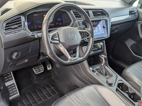 Used 2022 Volkswagen Tiguan SE R-Line image 15