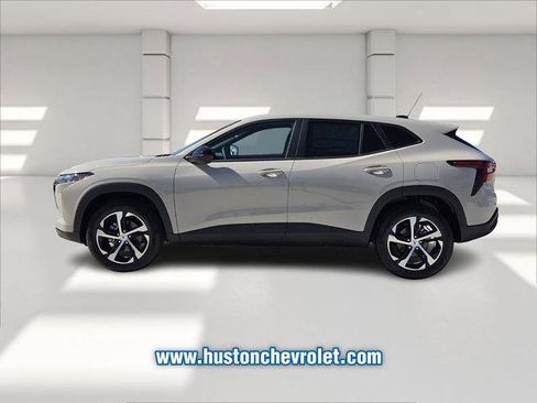Used 2026 Chevrolet Trax RS w/ Driver Confidence Package FWD image 2