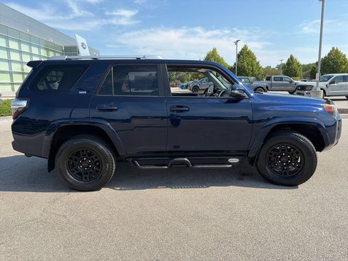 Used 2018 Toyota 4Runner SR5 Premium AWD/4WD image 8