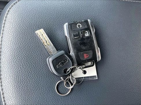 Used 2021 Chevrolet Colorado Z71 w/ Safety Package RWD image 11
