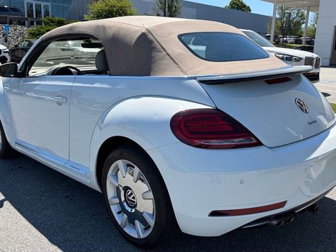 Used 2019 Volkswagen Beetle 2.0T SE w/ SE Premium Package FWD image 7