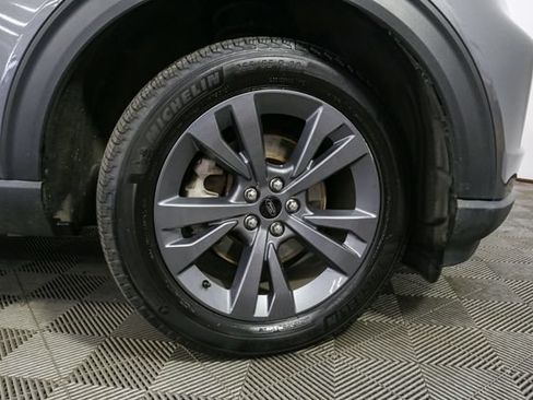 Used 2023 Ford Explorer XLT w/ Equipment Group 202A AWD/4WD image 15