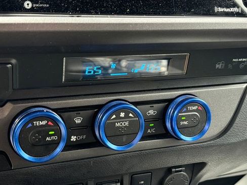 Used 2023 Toyota Tacoma TRD Sport AWD/4WD image 16