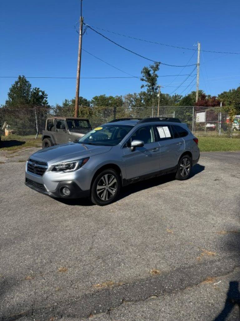 Used 2019 Subaru Outback 2.5i Limited AWD/4WD image 3
