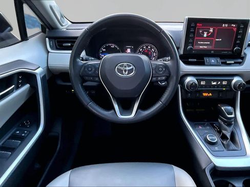 Used 2021 Toyota RAV4 XLE Premium AWD/4WD image 6