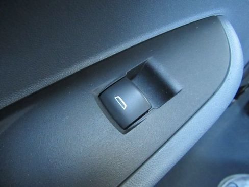 Used 2020 Chevrolet Bolt LT image 25