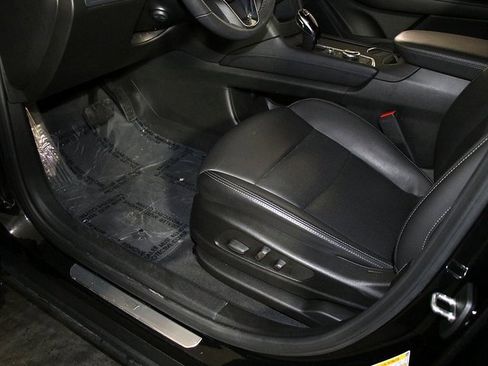 Used 2024 Cadillac XT6 Premium Luxury image 27