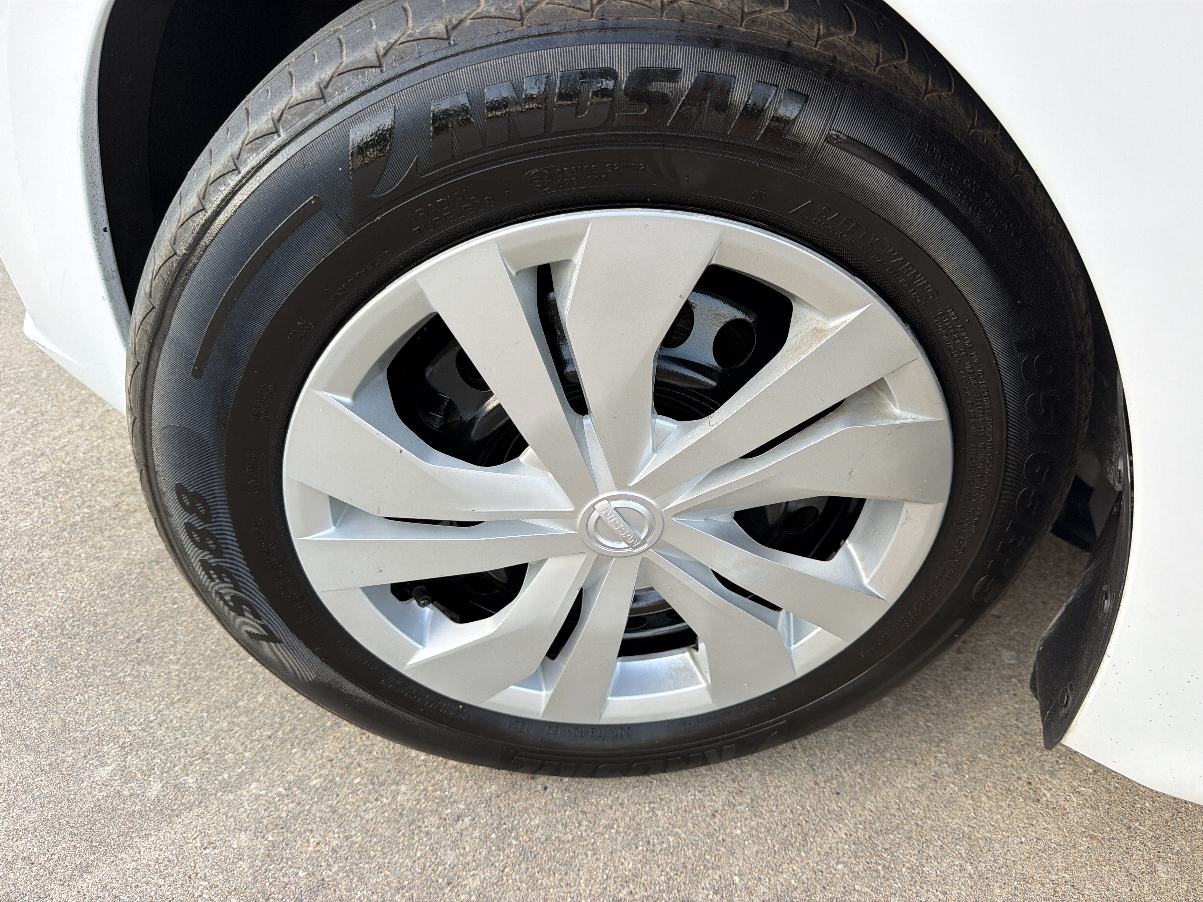 Used 2021 Nissan Versa S FWD image 35