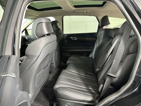 Used 2025 Genesis GV80 2.5T Select image 25