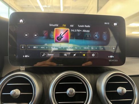 Used 2021 Mercedes-Benz GLC 300 4MATIC image 11