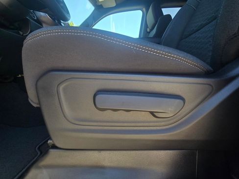 New 2026 RAM 1500 Express AWD/4WD image 12