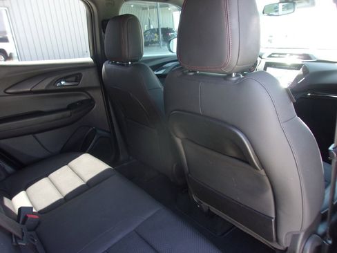 Used 2023 Chevrolet TrailBlazer RS w/ Convenience Package FWD image 15