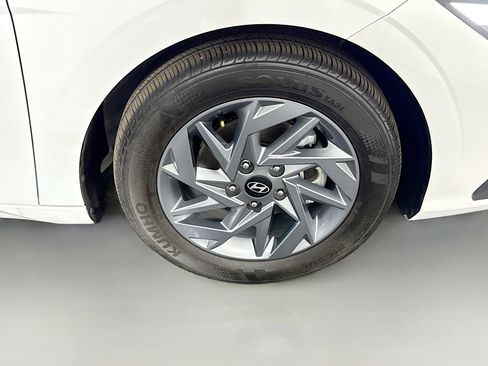 Used 2024 Hyundai Elantra SEL image 32