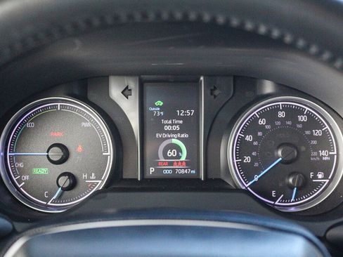 Certified 2021 Toyota Venza LE image 14