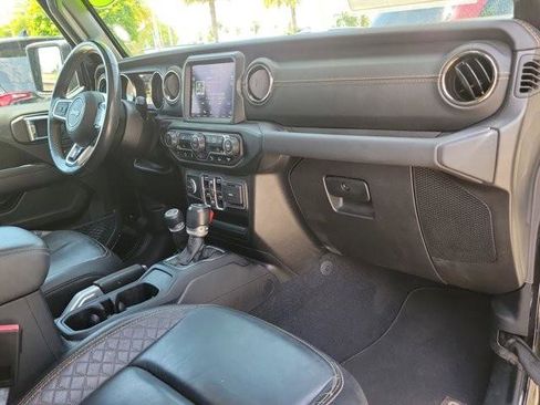 Used 2021 Jeep Gladiator Overland AWD/4WD image 13