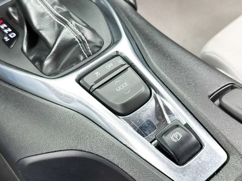 Used 2018 Chevrolet Camaro LT RWD image 8