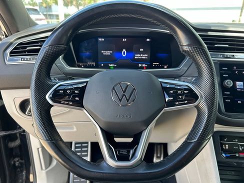 Certified 2022 Volkswagen Tiguan SE R-Line FWD image 15