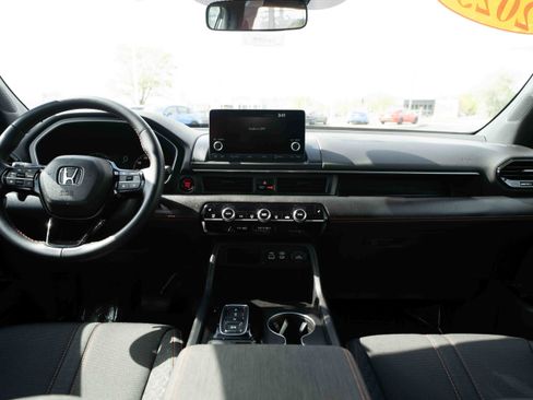 Certified 2025 Honda Pilot Sport image 20